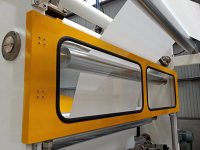 Pneumatic circular knives with protection cover