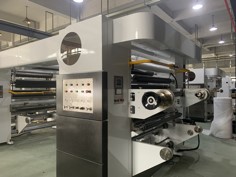 Third unwind unit (optional, suitable for metalized film/aluminum foil, for half-half roll laminating)